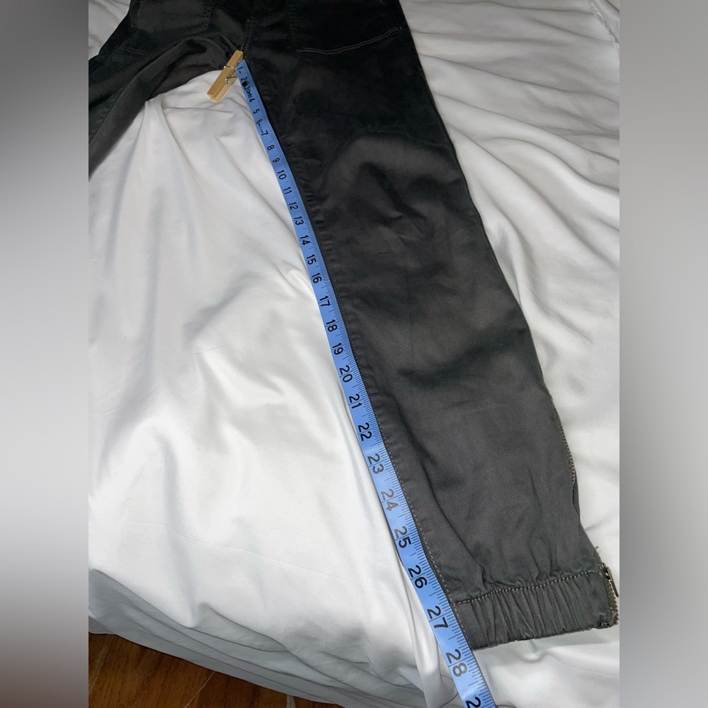 American Eagle Gray Charcoal Dye Drawstring Super Stretch Cargo Joggers Size 4 - Picture 7 of 11